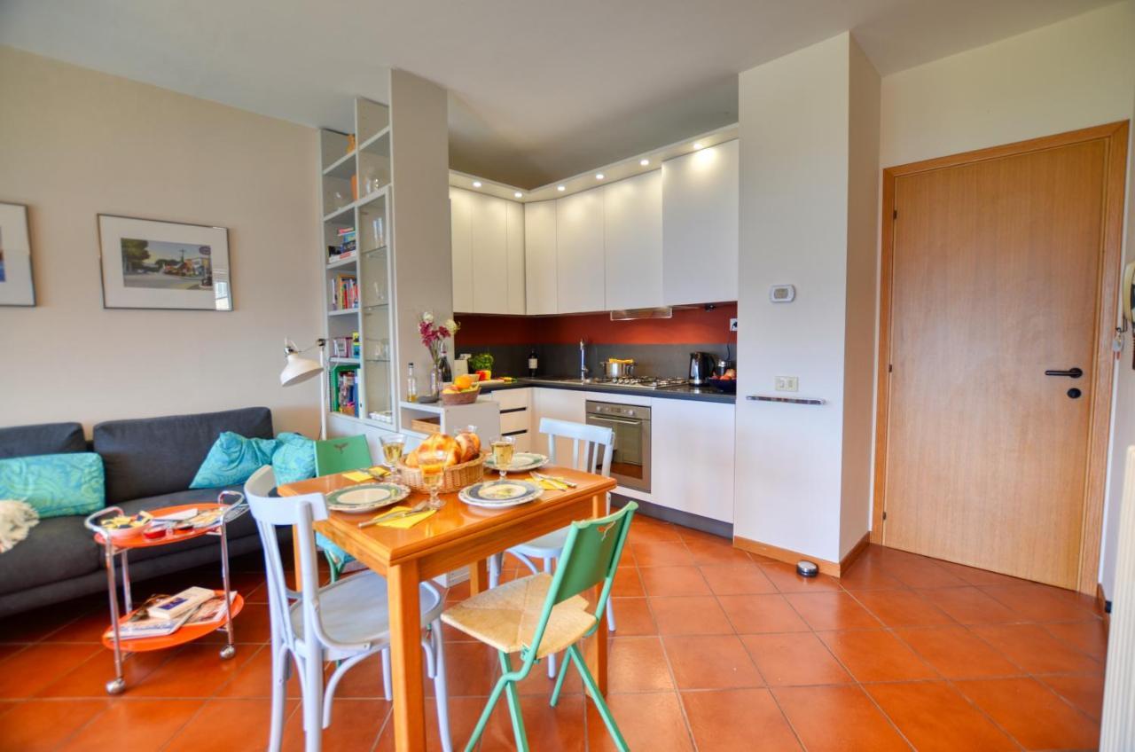 2-Bedroom Lakeview Apartment Bella Gaeta San Siro  Bagian luar foto